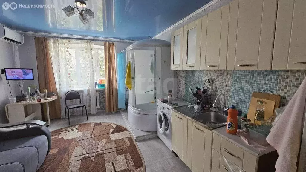 2-комнатная квартира: Астрахань, улица Адмирала Нахимова, 113 (36 м) - Фото 0