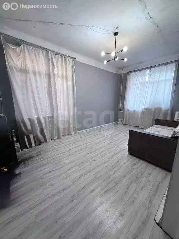 3-комнатная квартира: Альметьевск, улица Ленина, 43 (69 м) - Фото 1