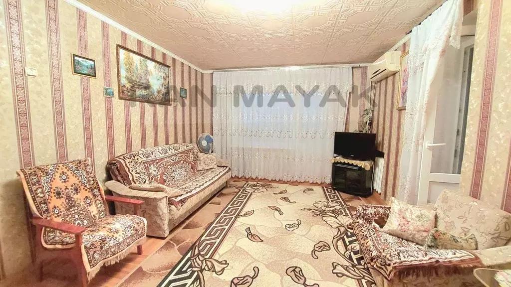 3-к кв. Адыгея, Майкоп Краснооктябрьская ул., 27 (60.2 м) - Фото 0