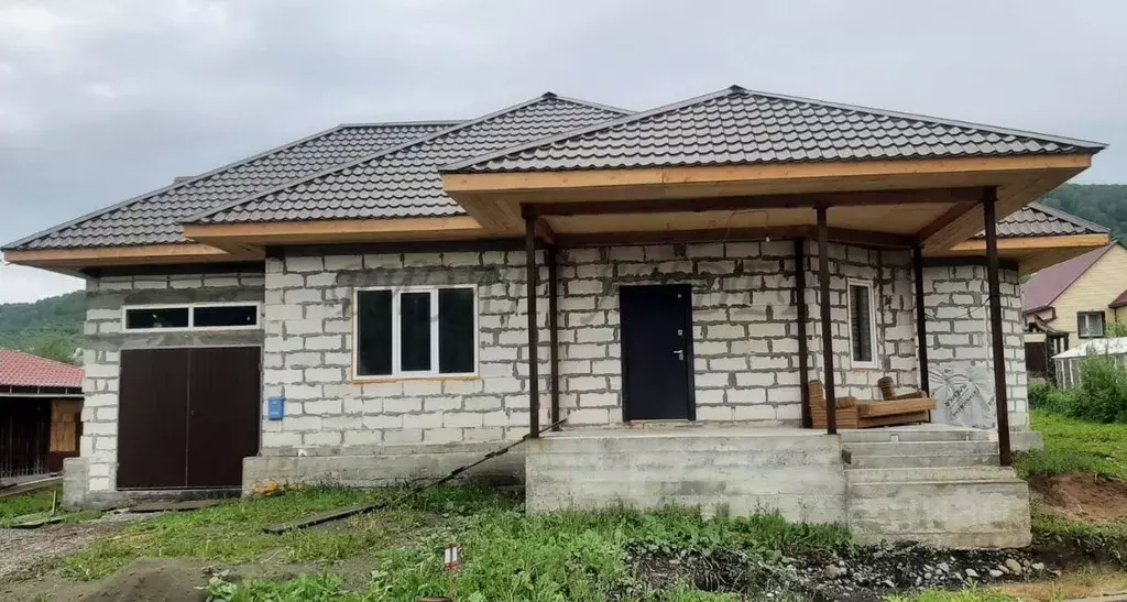 Дом в Алтай, Горно-Алтайск ул. Соловьиная (174 м) - Фото 1