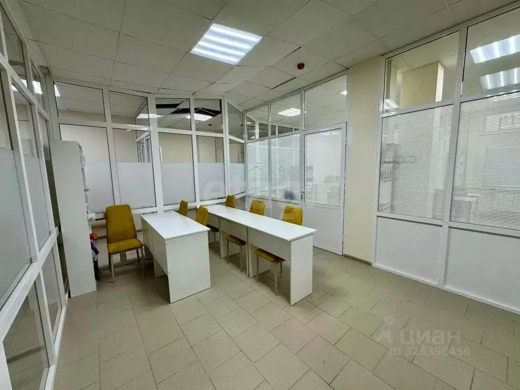 Офис в Саха (Якутия), Якутск 203-й мкр, 26 (50 м) - Фото 1