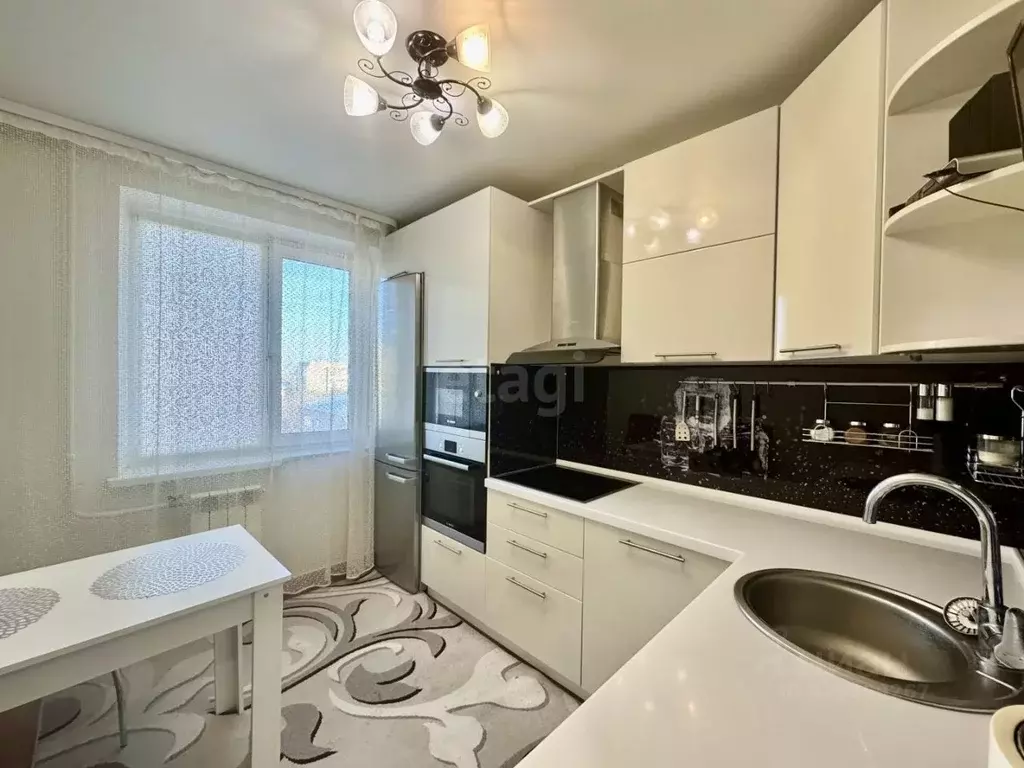 3-к кв. Тюменская область, Тюмень ул. Котовского, 6 (65.4 м) - Фото 1