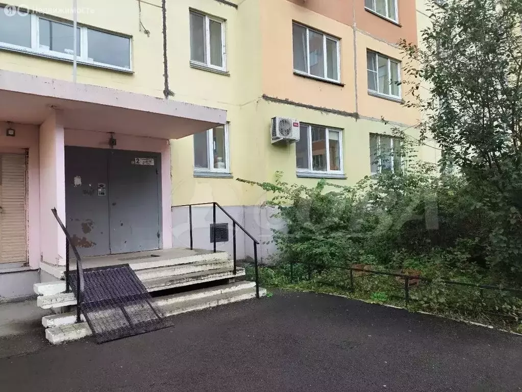 2-комнатная квартира: Курган, жилой район Заозёрный, 3-й микрорайон, ... - Фото 0