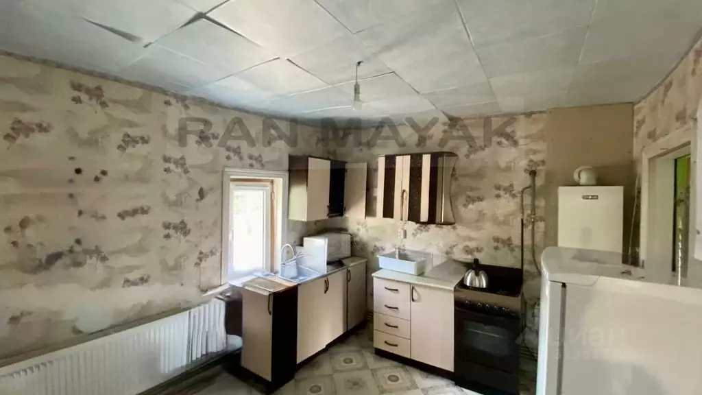 Дом в Адыгея, Майкопский район, Краснооктябрьское с/пос, Курджипская ... - Фото 1