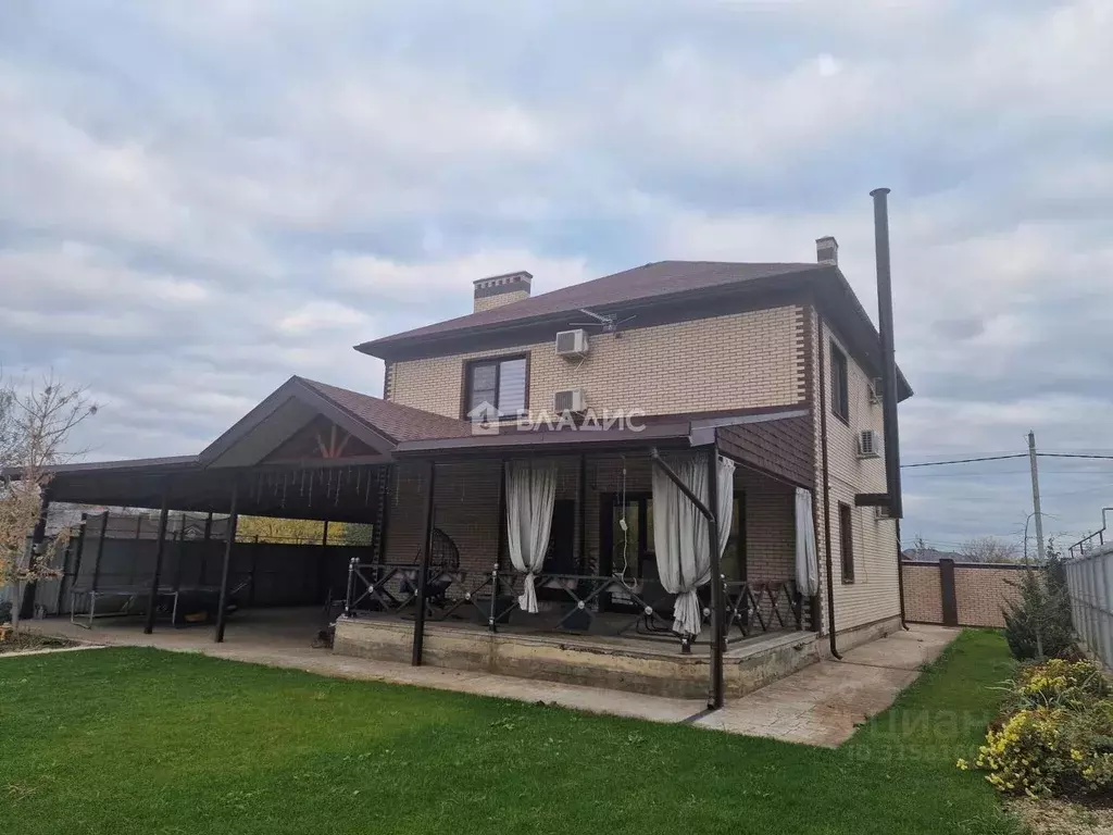 Дом в Краснодарский край, Краснодар пос. Российский, ул. Бархатная, 40 ... - Фото 0