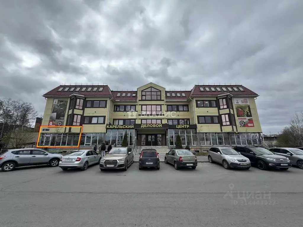 Торговая площадь в Карелия, Петрозаводск ул. Калинина, 4 (73 м) - Фото 0