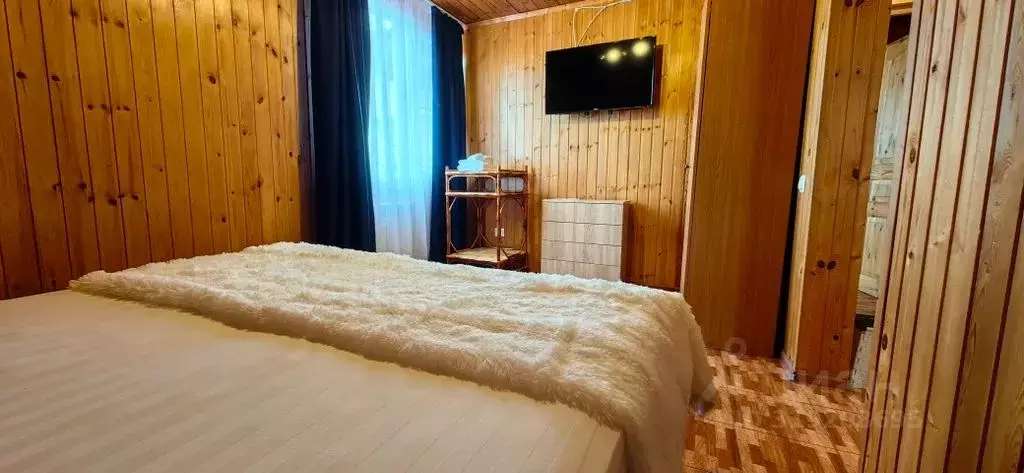 Комната Краснодарский край, Сочи Адлер жилрайон, ул. Дзержинского, 16 - Фото 1