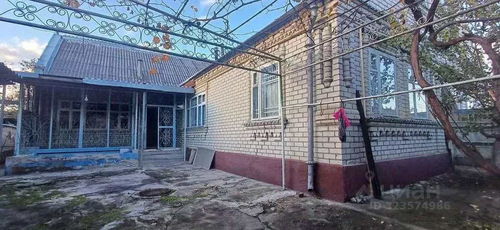 Дом в Кабардино-Балкария, Нальчик ул. Герцена, 14 (130 м) - Фото 1