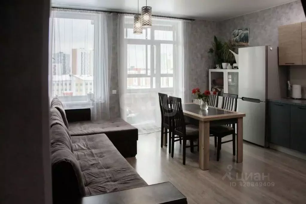 2-к кв. Тюменская область, Тюмень ул. Фармана Салманова, 14 (64.7 м) - Фото 1