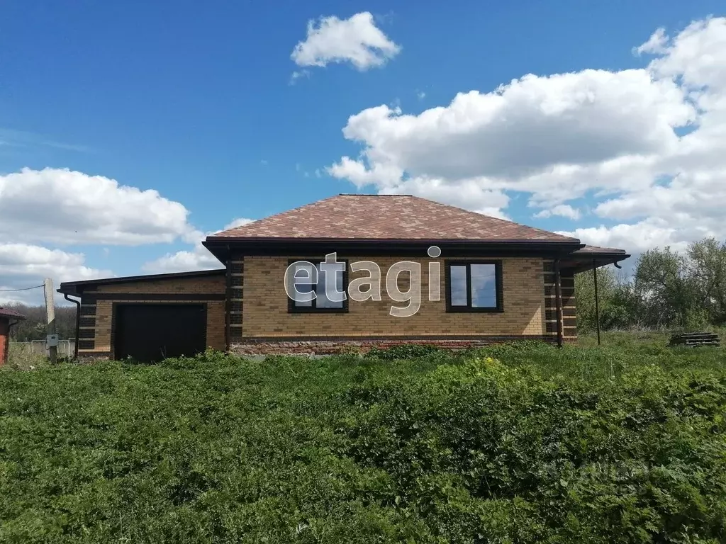 Дом в Белгородская область, Валуйки ул. Саши Лысянского (97 м) - Фото 1