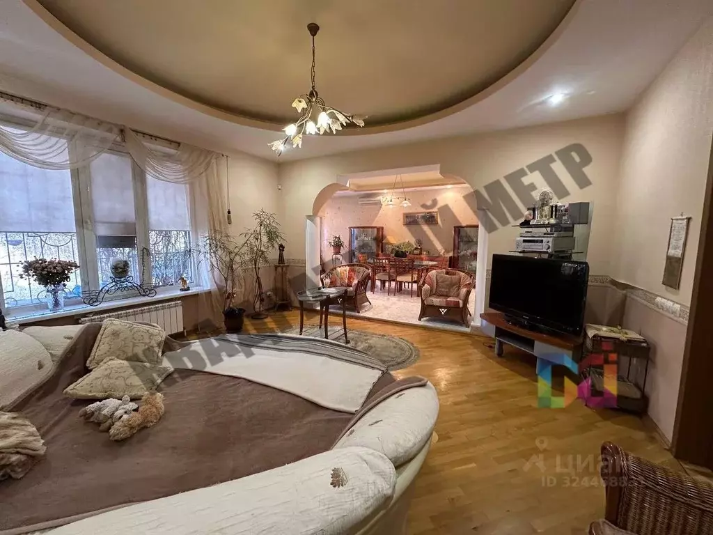 Дом в Калмыкия, Элиста ул. Имени С. Стальского (300 м) - Фото 2