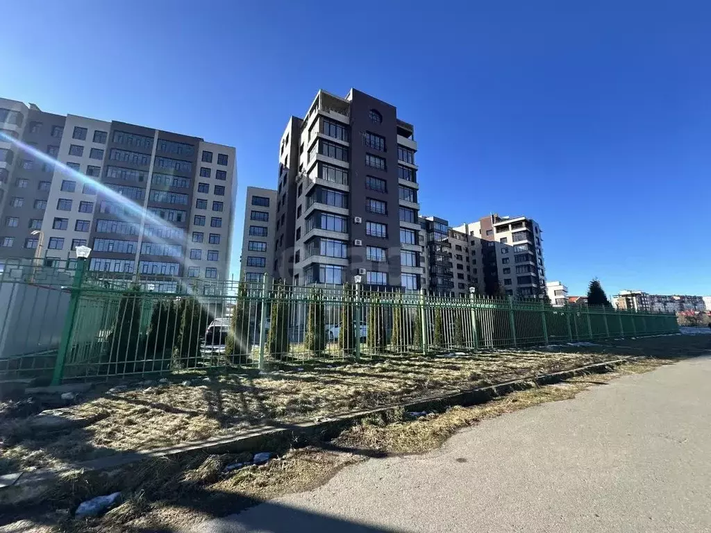 2-к кв. Северная Осетия, Владикавказ ул. Тогоева, 22 (80.0 м) - Фото 0