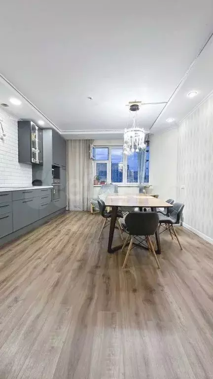 3-к. квартира, 131 м, 14/25 эт. - Фото 0