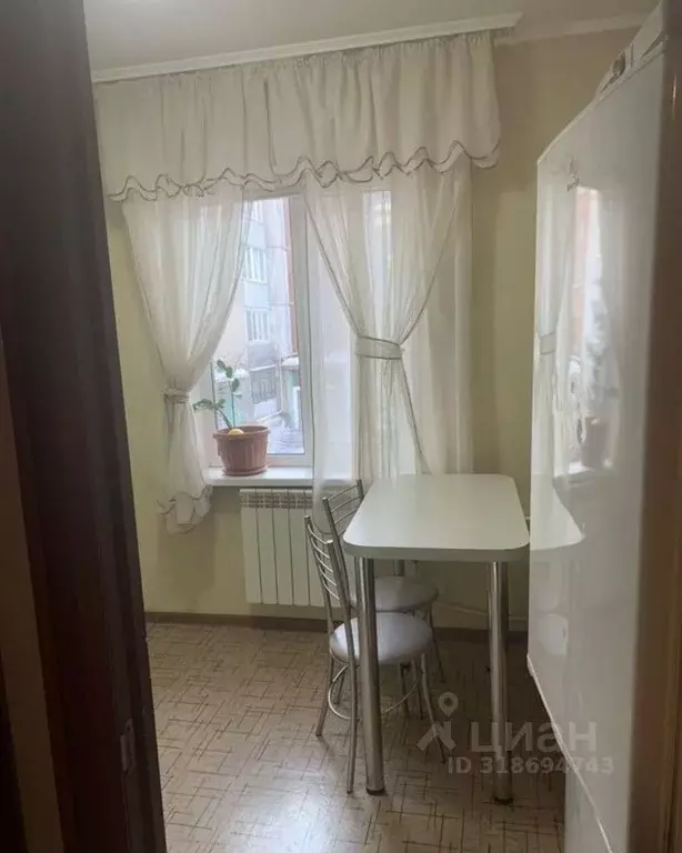 1-к кв. Курганская область, Курган Заозерный жилрайон, 6-й мкр, 11 ... - Фото 0