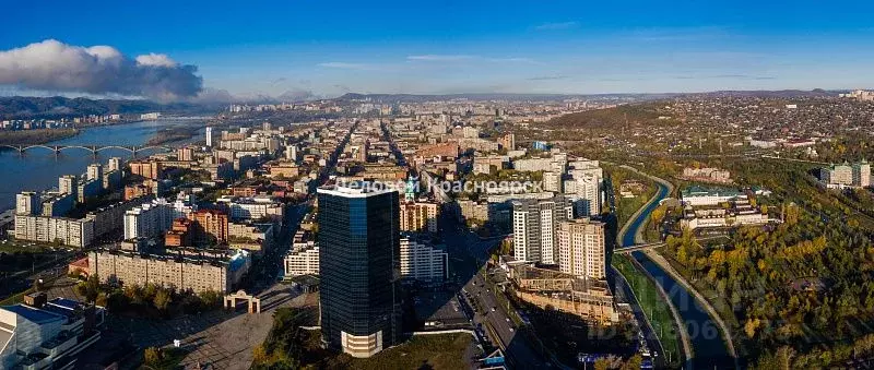 Помещение свободного назначения в Красноярский край, Красноярск просп. ... - Фото 1