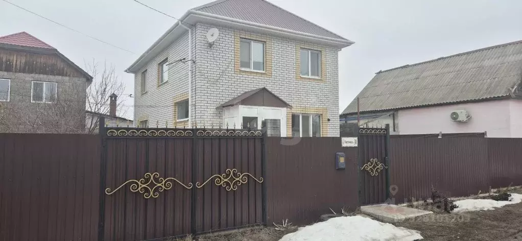 Дом в Саратовская область, Энгельс Кирпичная ул., 30 (121 м) - Фото 1