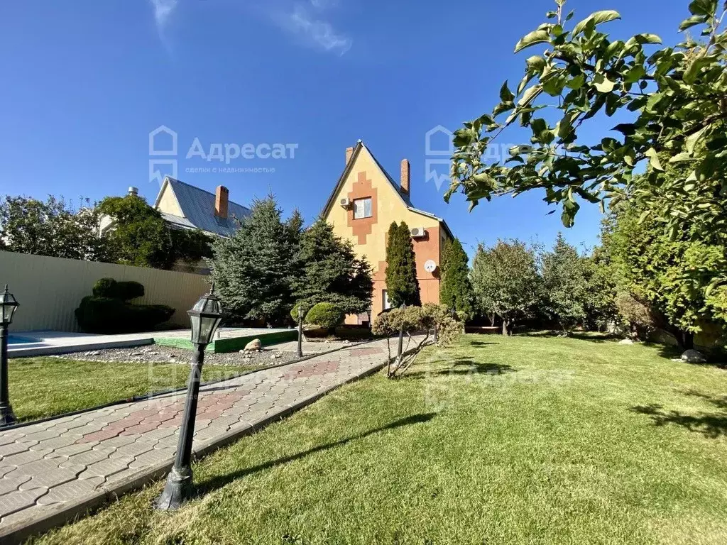 Дом в Волгоградская область, Волгоград ул. Зевина (259 м) - Фото 0