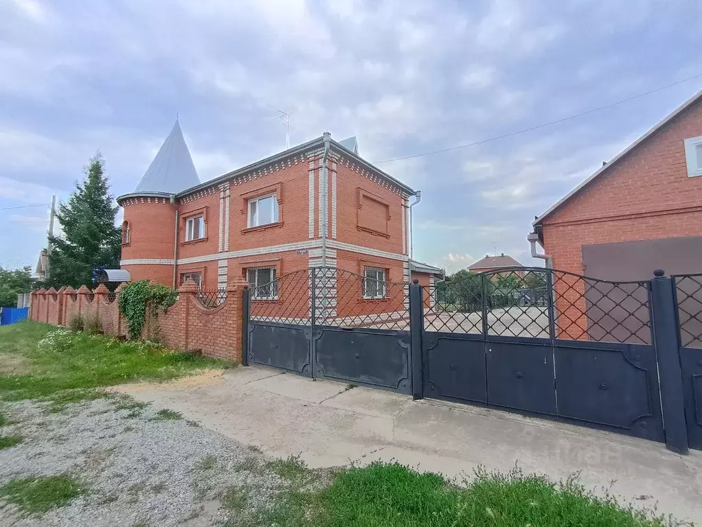 Коттедж в Омская область, Омск ул. П.В. Кучумова, 50 (199 м) - Фото 1