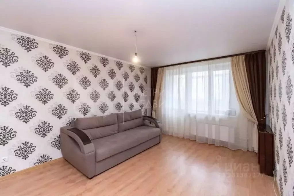 1-к кв. Тюменская область, Тюмень Кремлевская ул., 112к3 (42.1 м) - Фото 0