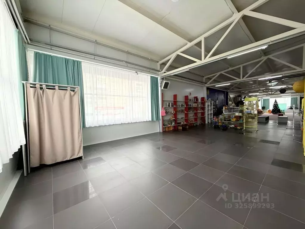 Торговая площадь в Волгоградская область, Волгоград ул. 50 лет ... - Фото 2