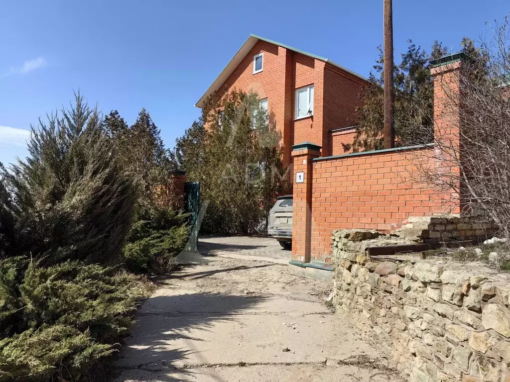 Дом в Волгоградская область, Дубовка ул. 30 лет Победы, 1/1 (232 м) - Фото 1