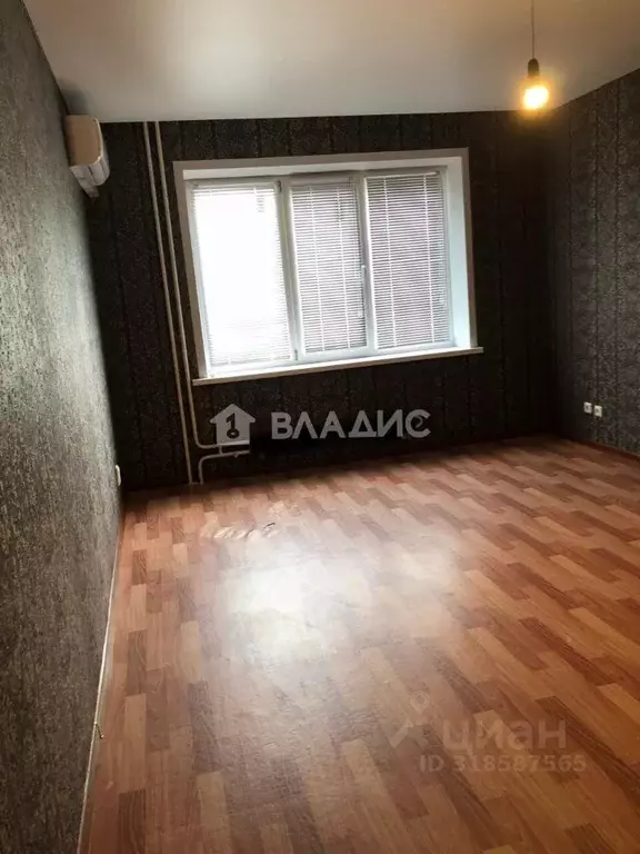 1-к кв. Саратовская область, Балаково Волжская ул., 27 (33.0 м) - Фото 1