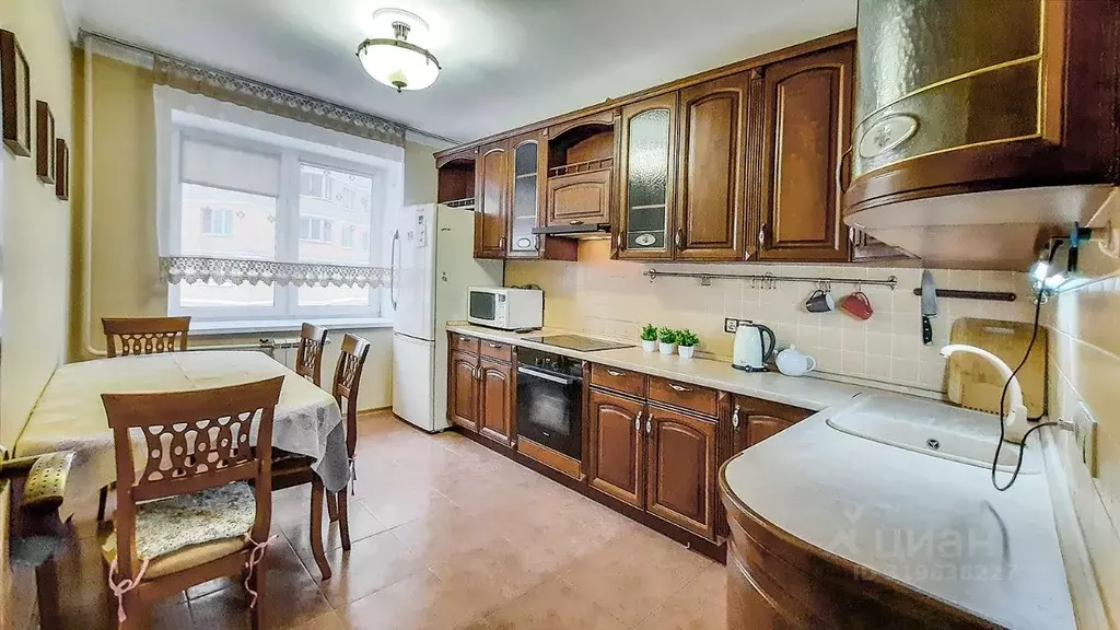 3-к кв. Москва, Москва, Московский г. 3-й мкр, 6 (84.3 м) - Фото 0