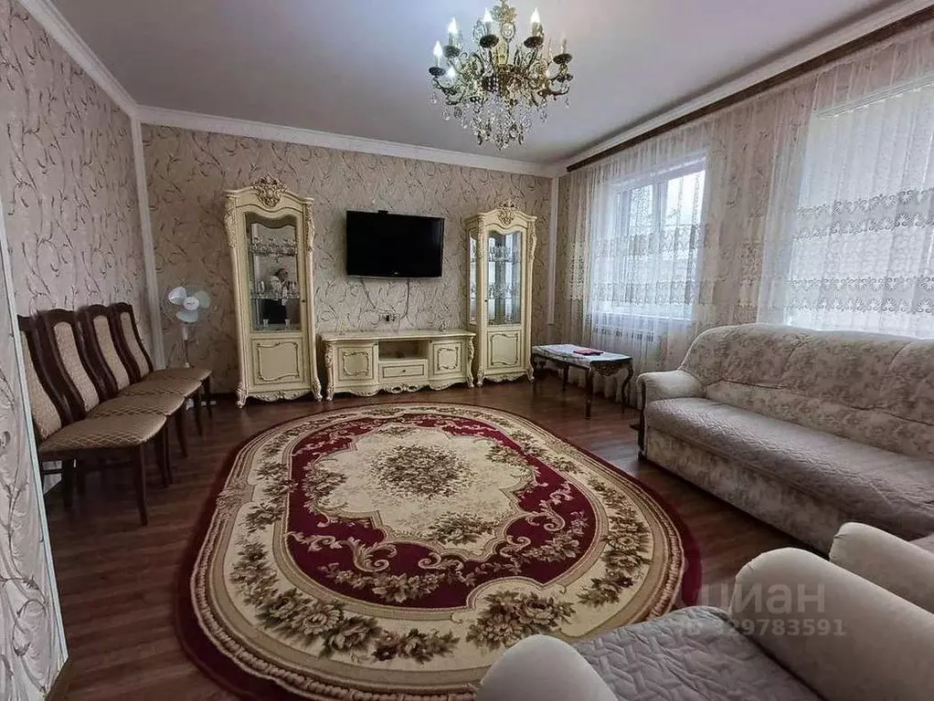 Дом в Кабардино-Балкария, Нальчик ул. Чернышевского, 176 (400 м) - Фото 1