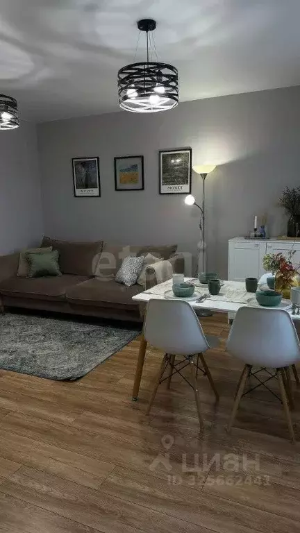 2-к кв. Тюменская область, Тюмень ул. 50 лет Октября, 26 (68.7 м) - Фото 1