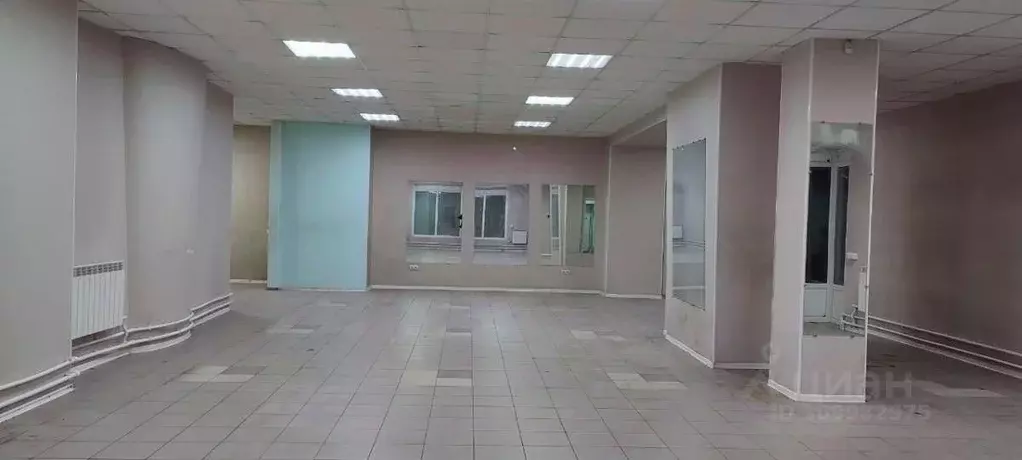 Помещение свободного назначения в Татарстан, Набережные Челны просп. ... - Фото 1