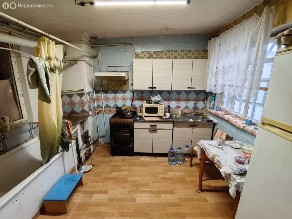 Дом в городское поселение посёлок Октябрьский, рабочий посёлок ... - Фото 2