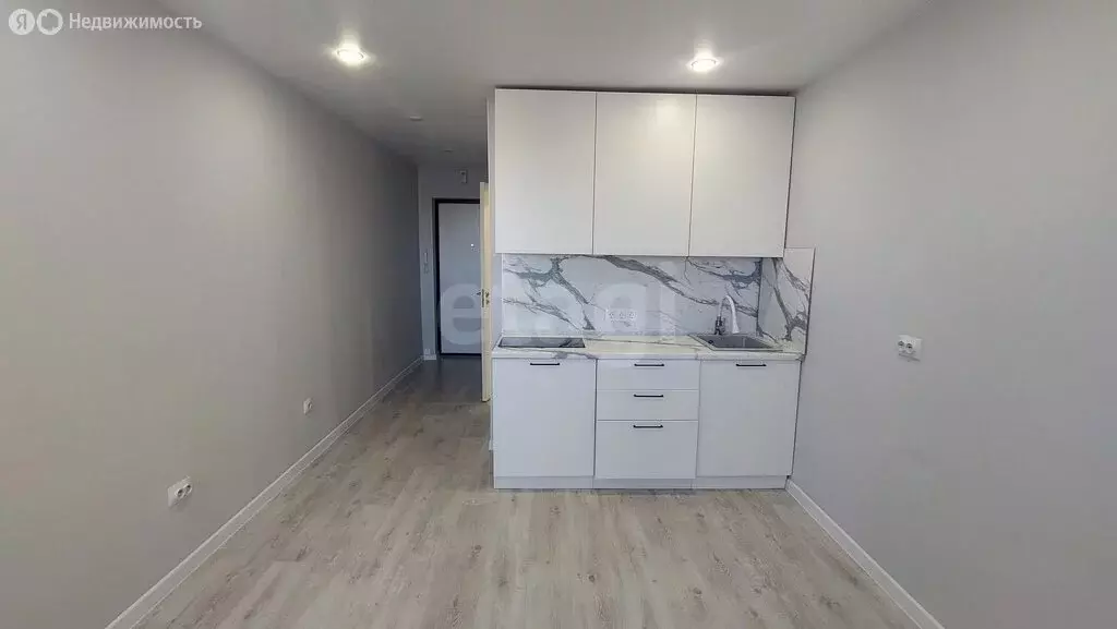 Квартира-студия: Тюмень, улица Павла Никольского, 14 (19 м) - Фото 0