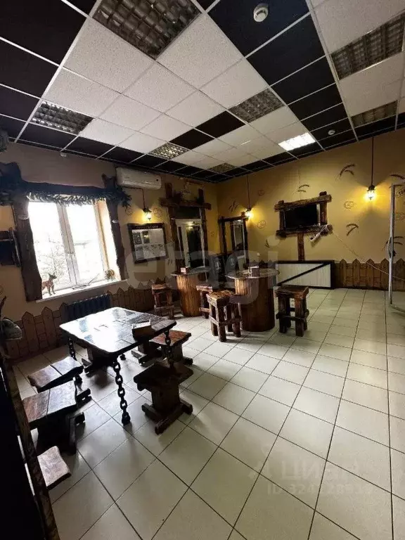 Помещение свободного назначения в Тюменская область, Тюмень ул. ... - Фото 1