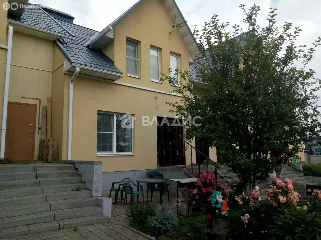 2-комнатная квартира: Репное, Пражская улица, 5Б (70 м) - Фото 0
