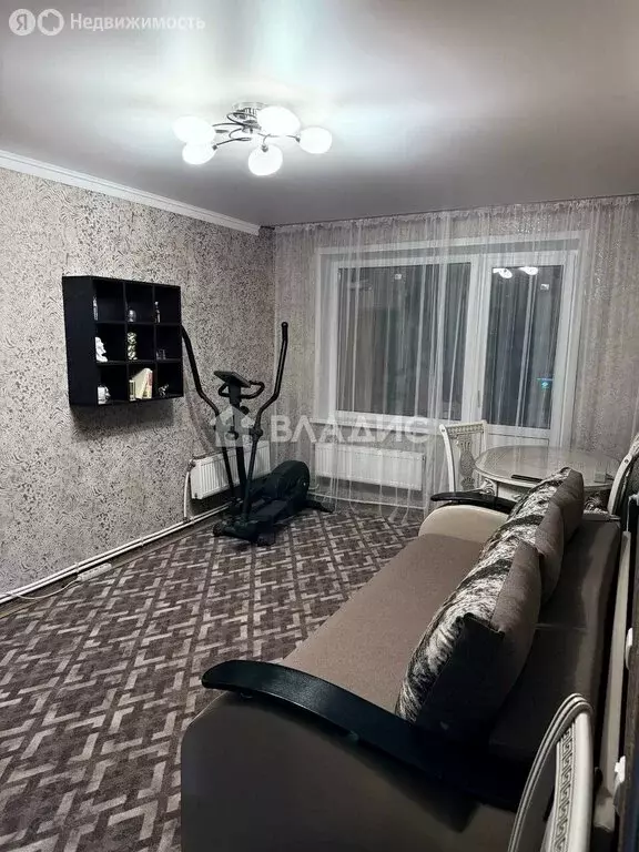 3-комнатная квартира: Белгород, улица Есенина, 54 (69 м) - Фото 0