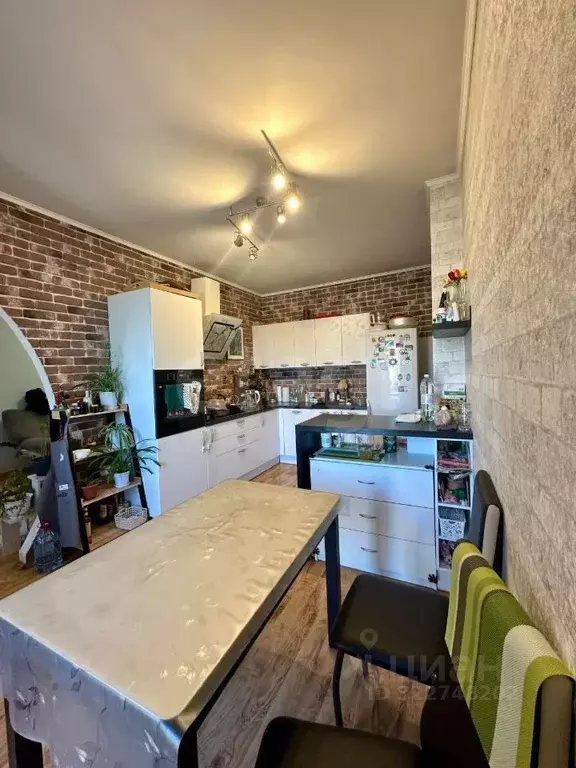 2-к кв. Свердловская область, Екатеринбург ул. Селькоровская, 34 (69.0 ... - Фото 2