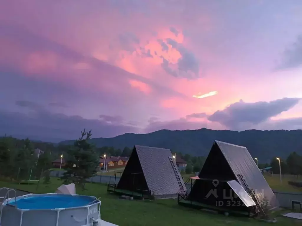 Дом в Алтай, Чемальский район, пос. Усть-Сема ул. Центральная, 2А (57 ... - Фото 2