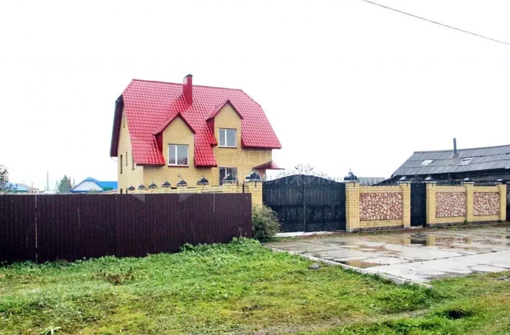Дом в село Упорово, Советская улица (175 м) - Фото 1