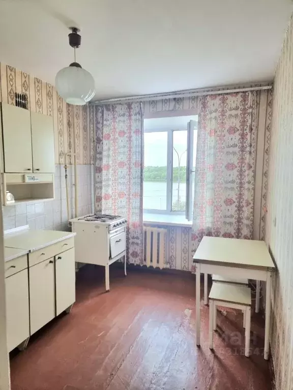 1-к кв. Омская область, Омск наб. Иртышская, 13 (44.0 м) - Фото 0