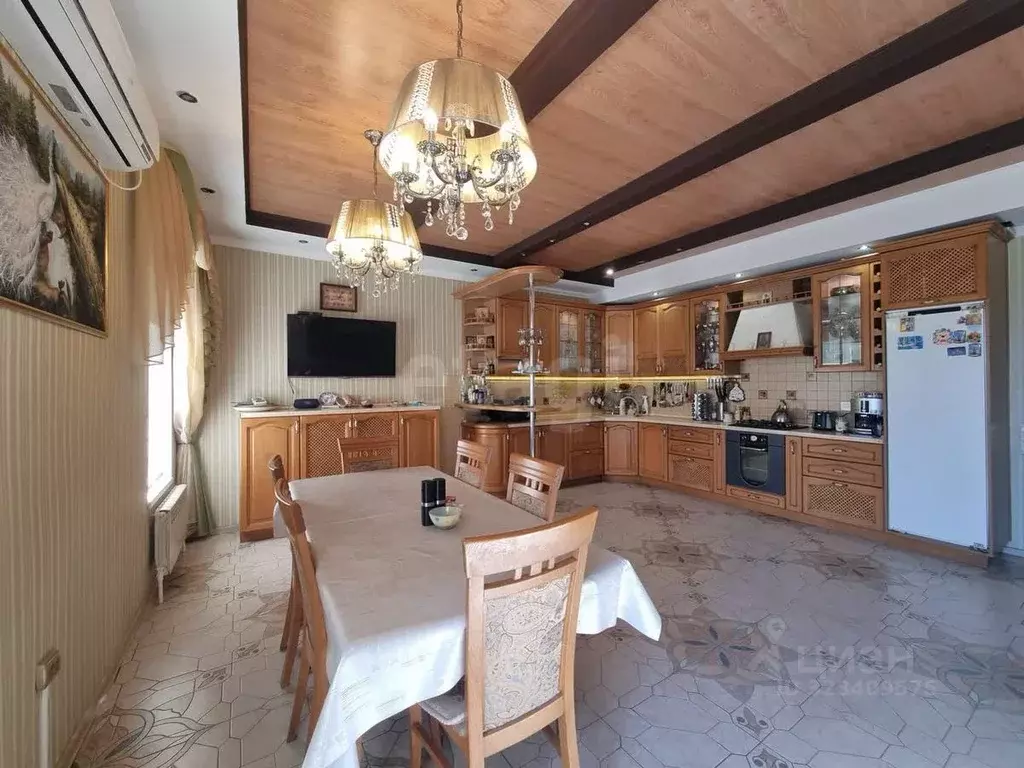 Дом в Волгоградская область, Волгоград Продольная ул., 84 (324 м) - Фото 1