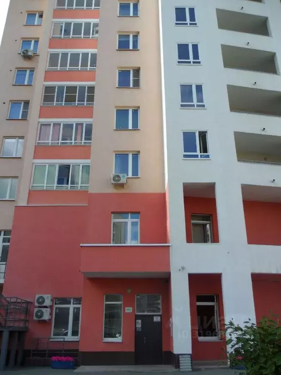 2-к кв. Свердловская область, Екатеринбург ул. Совхозная, 2 (70.0 м) - Фото 1