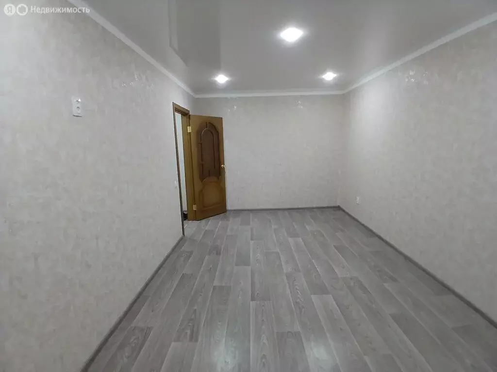 1-комнатная квартира: Магнитогорск, улица Завенягина, 9 (33 м) - Фото 1