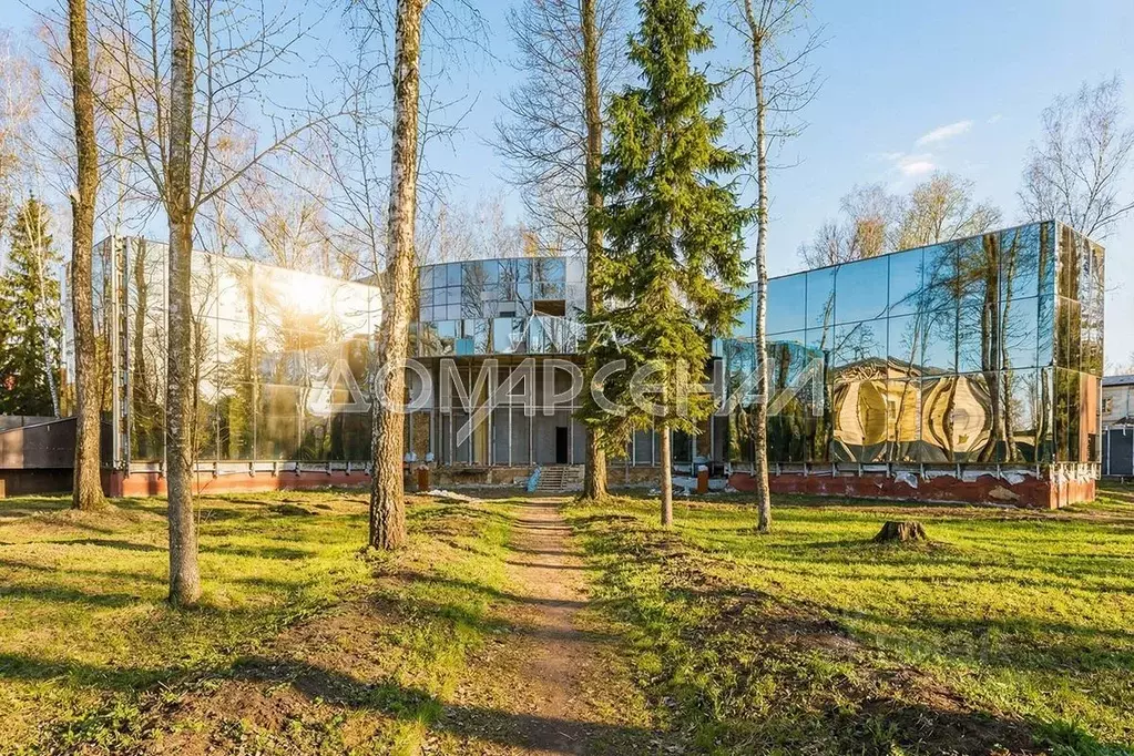 Дом в Москва д. Зименки, Антоновка кп,  (2000 м) - Фото 1