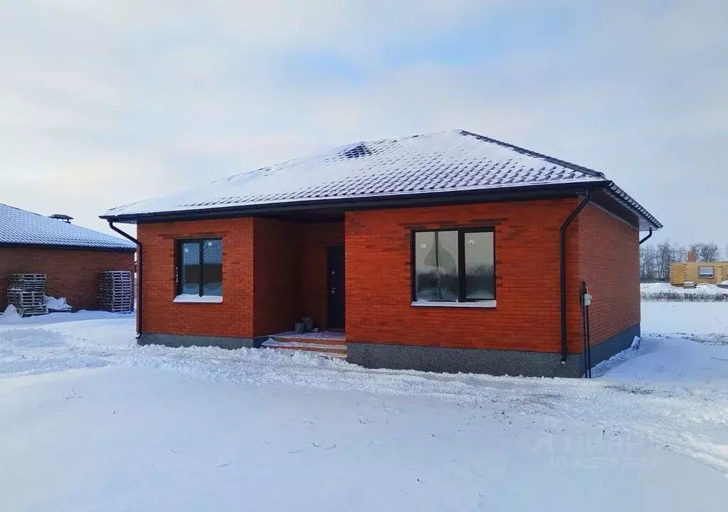 Дом в Белгородская область, Корочанский район, с. Погореловка, ... - Фото 1