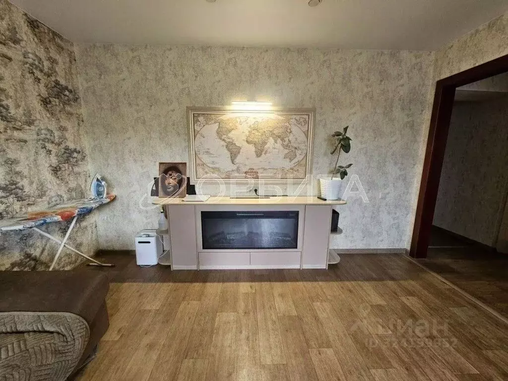 3-к кв. Тюменская область, Тюмень Антипино мкр, ул. Александра ... - Фото 2