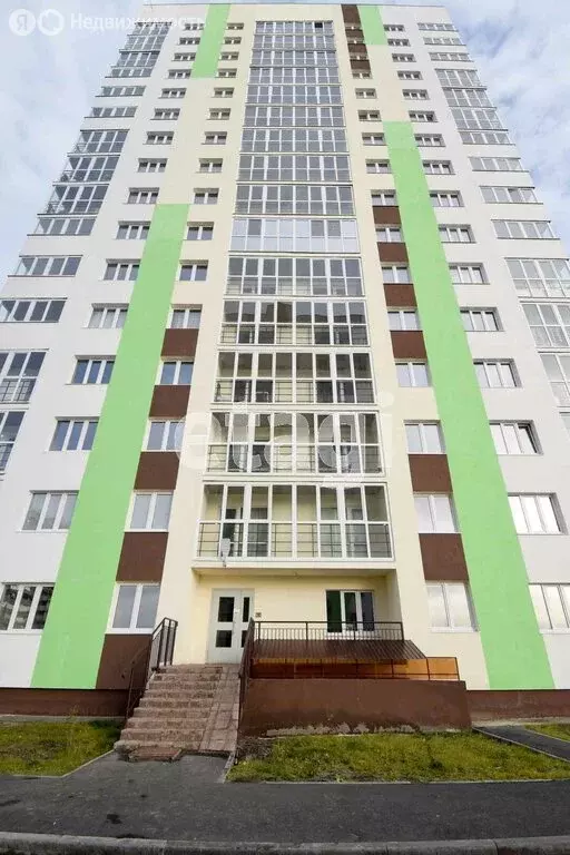 2-комнатная квартира: Тобольск, 15-й микрорайон, 27 (58 м) - Фото 0