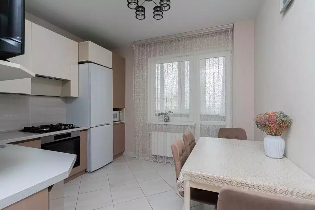 2-к кв. Крым, Симферополь ул. Балаклавская, 73Д (50.0 м) - Фото 1