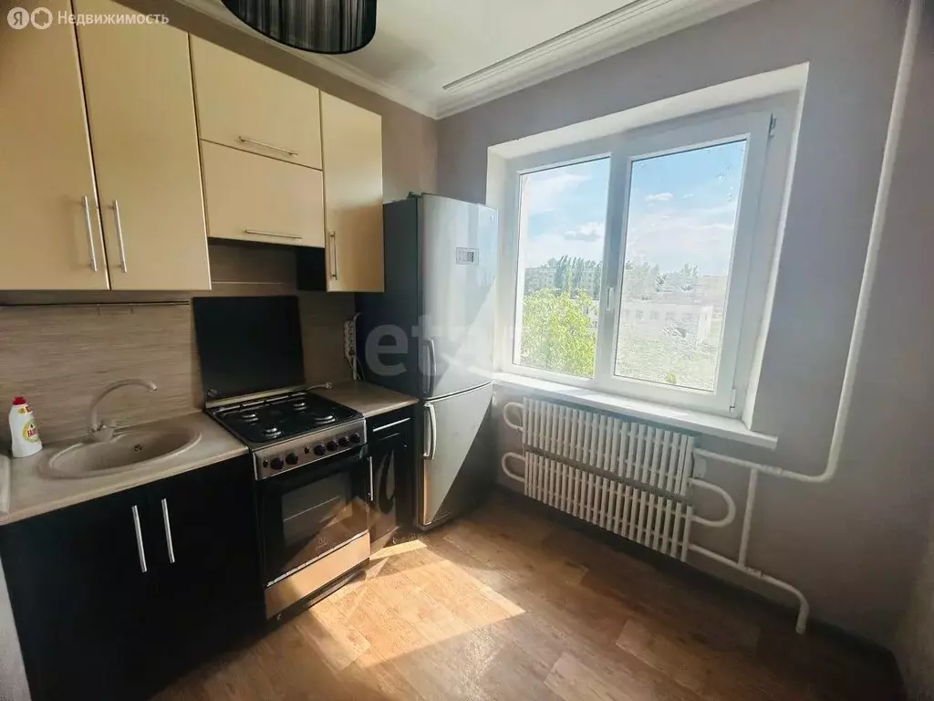 1-комнатная квартира: Строитель, улица 5 Августа, 1 (39.4 м) - Фото 2