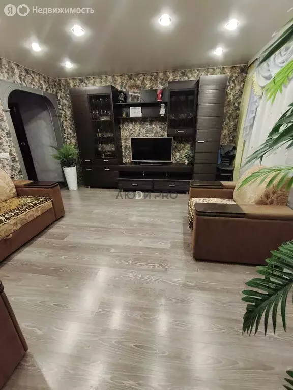 3-комнатная квартира: Энгельс, улица Ломоносова, 18 (93.2 м) - Фото 1