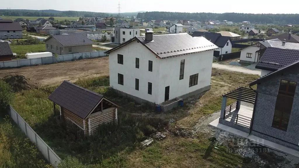 Дом в Свердловская область, Среднеуральск городской округ, пос. ... - Фото 1